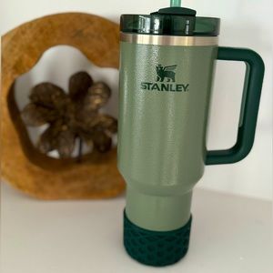 ☘️ Stanley Adventure Quencher Hammertone Green 40oz